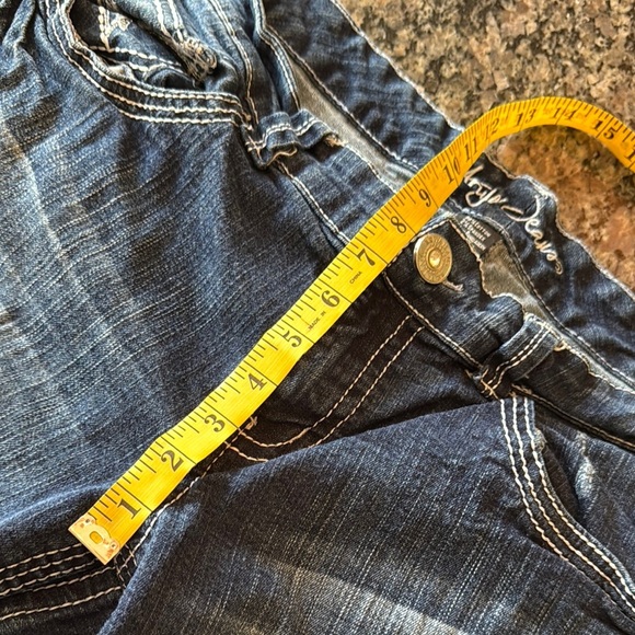 Ariya Blue Jean Bermuda Shorts with Decorative Stitching and Cuffed Hems 14 - Picture 10 of 12